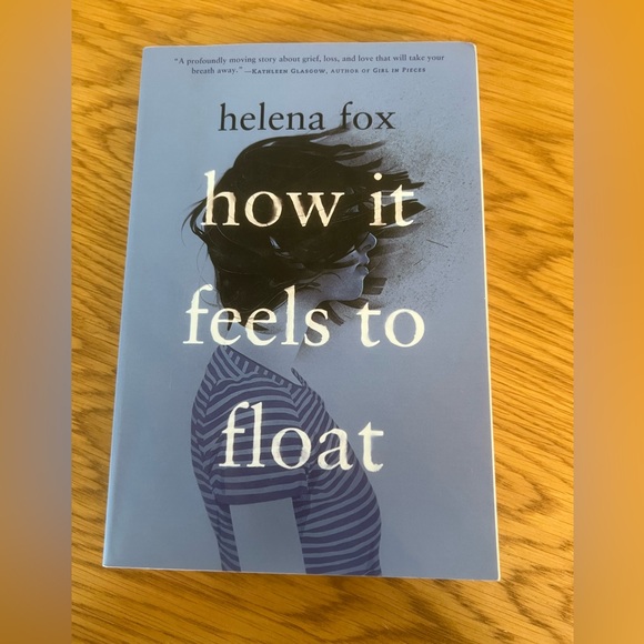 How It Feels To Float - Helena Fox (fiction novel) - Picture 2 of 2